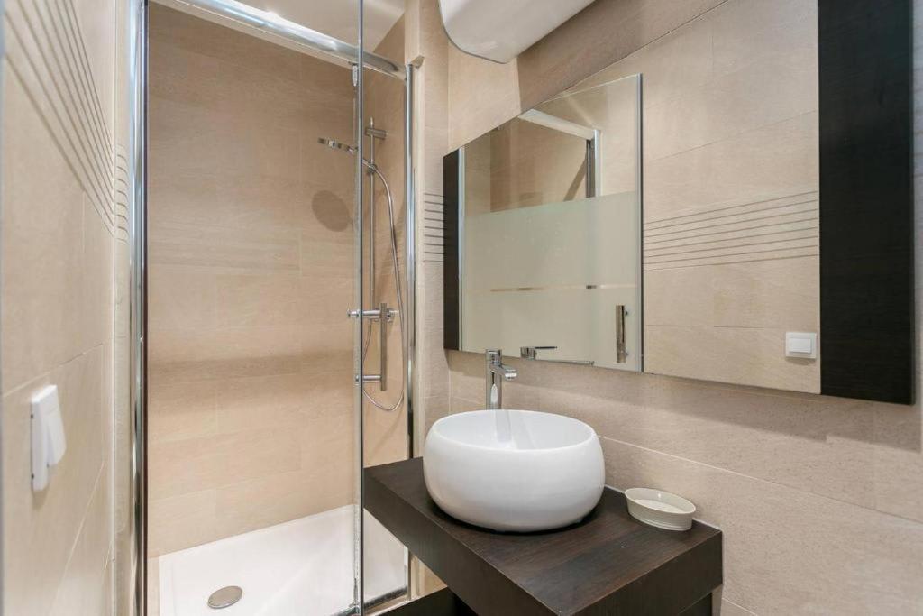 Modernized Studio - Meters From The Invalides Gardens Apartamento París Exterior foto